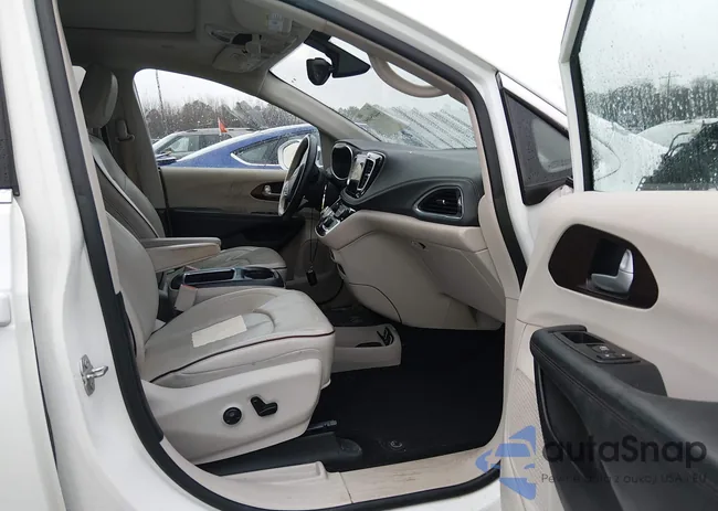 2C4RC1GG8HR544772: 44495004