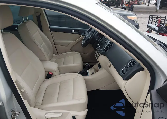 WVGAV7AX9FW614427: 44495060