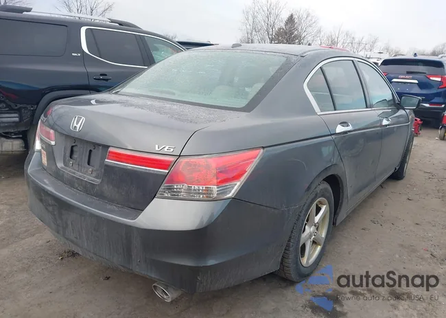 1HGCP3F82CA038398: 44495075