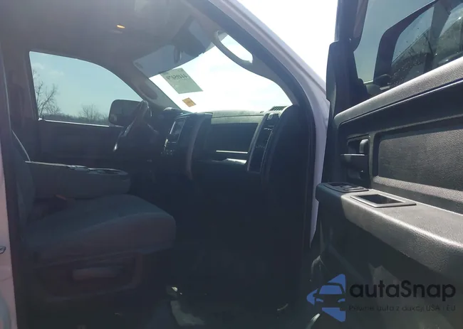 3C6UR5HL9JG390085: 44495079