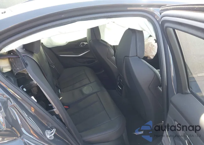 WBS33AY05RFT26894: 44495247