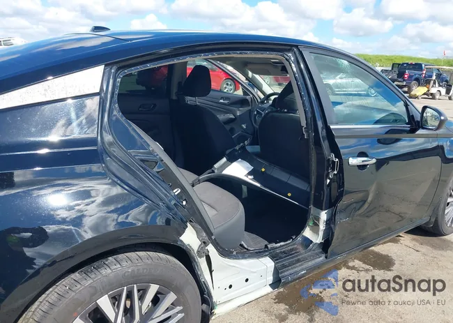 1N4BL4DV9RN406653: 44494300