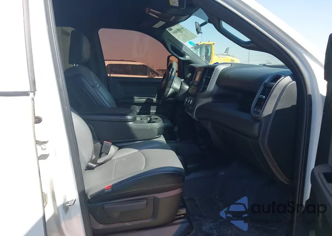 3C6UR5CJ8PG606488: 44495889