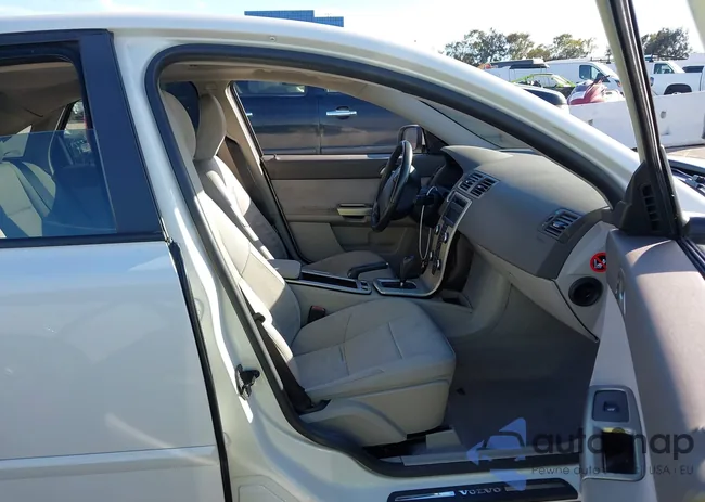 YV1MS390592467166: 44495944