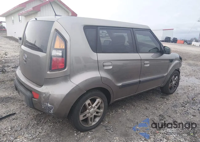 KNDJT2A2XA7038402: 44495321