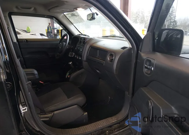 1C4NJPBA6GD711710: 44495341