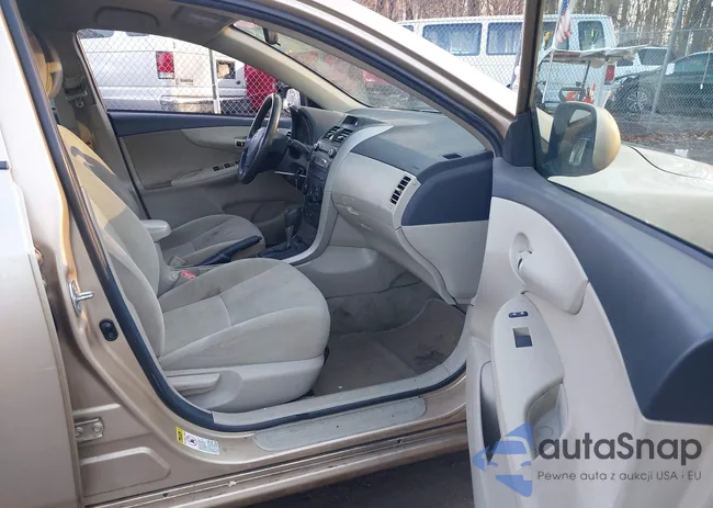 2T1BU4EE9DC983247: 44495459