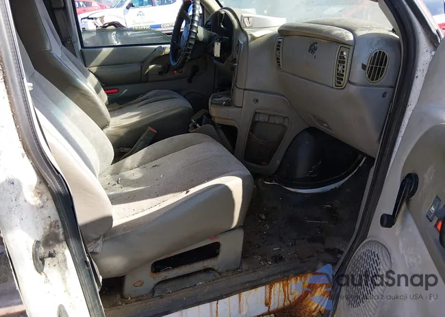 1GCDM19X13B132768: 44495559