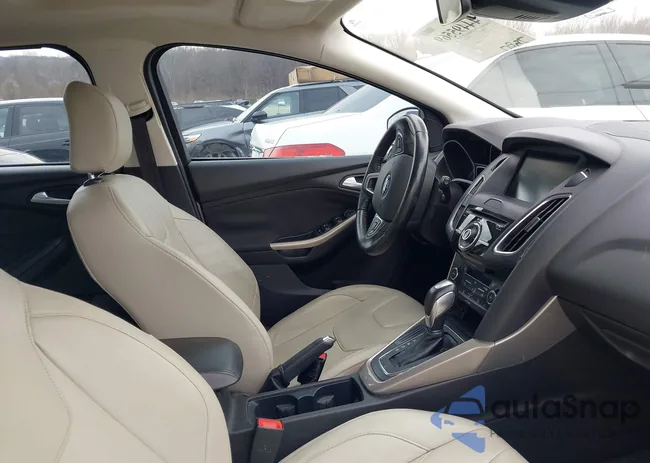 1FADP3N2XGL402034: 44495569