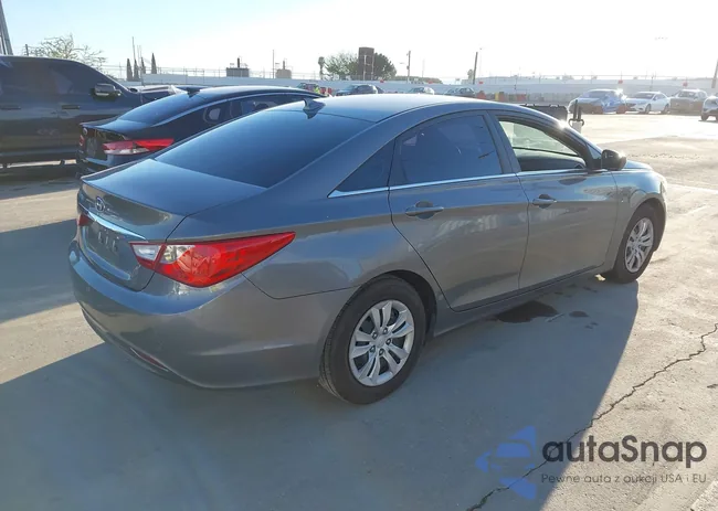 5NPEB4AC8DH598220: 44495641