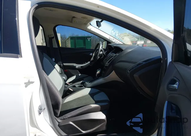 1FAHP3F21CL427513: 44495645