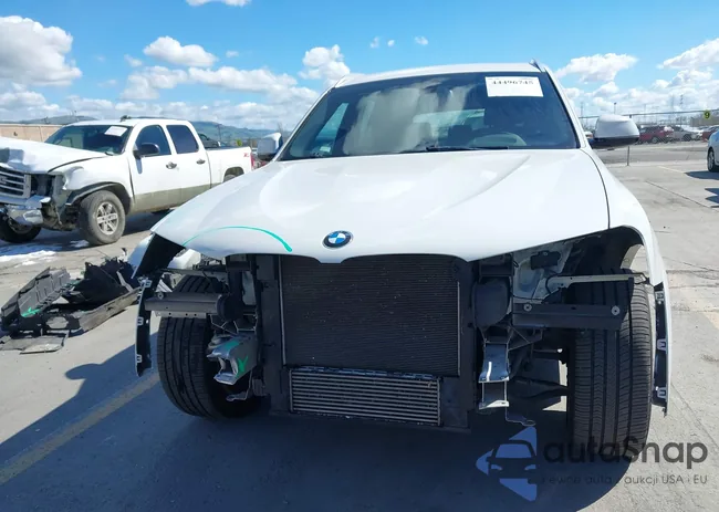 5UXWX9C56G0D81592: 44496745