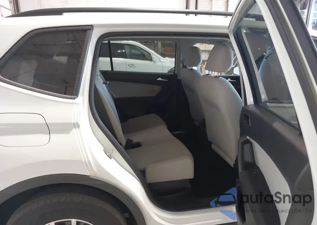 3VV0B7AX6MM088037: 44496867