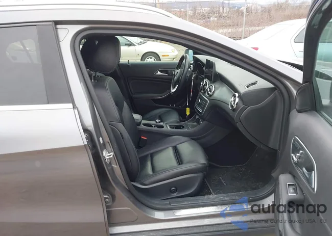 WDCTG4GB1JJ372685: 44497010