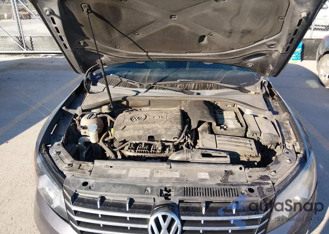 1VWCS7A30EC062946: 44496331