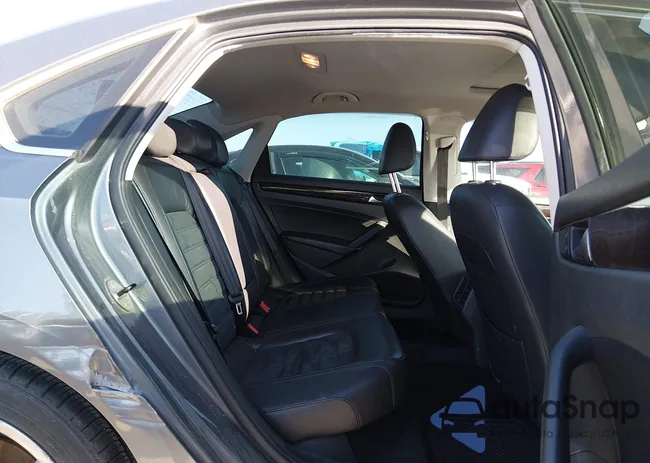 1VWCS7A30EC062946: 44496331