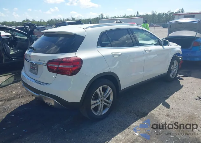 WDCTG4GB5LJ686746: 44496373