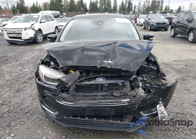 1FADP3J27HL215051: 44496556