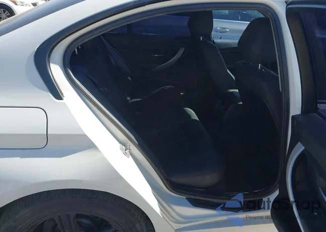 WBA3C3G50FNS74542: 44496561