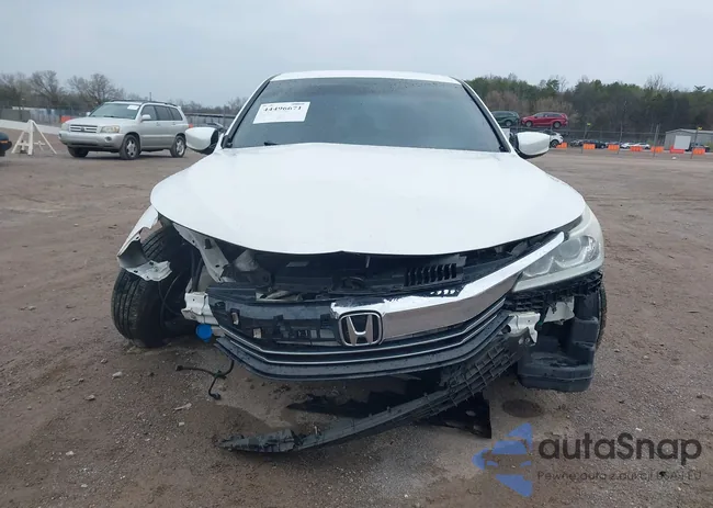 1HGCR2F30GA120791: 44496671