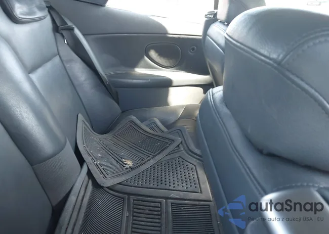 YS3FD79Y046000978: 44497919