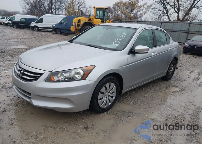 1HGCP2F39BA103647: 44497974