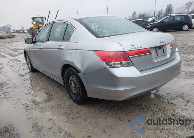 1HGCP2F39BA103647: 44497974