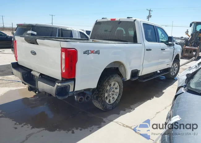 1FT7W2BT9RED53210: 44498189