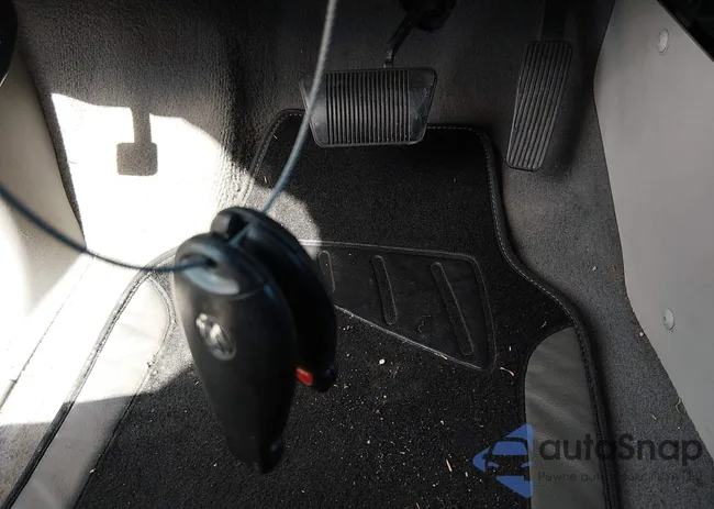 2V4RW3DG1BR669617: 44498229