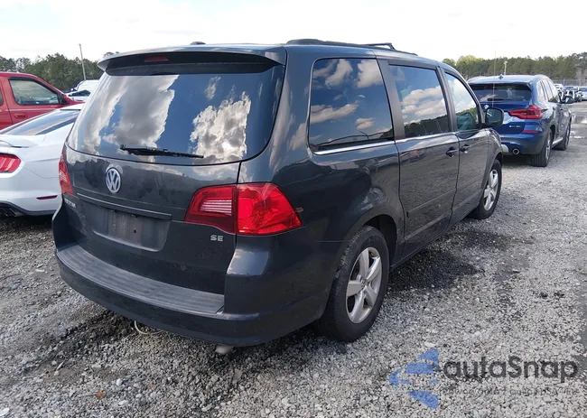 2V4RW3DG1BR669617: 44498229