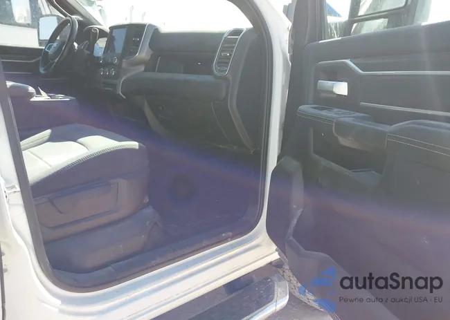 3C6UR5JL4RG340717: 44498232