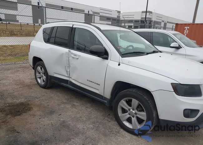 1C4NJCBA1GD702969: 44497319