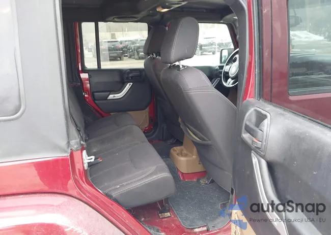 1C4BJWEG3DL596062: 44497375