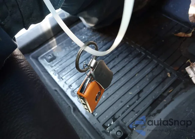 YV4L12RL8R1815070: 44497422