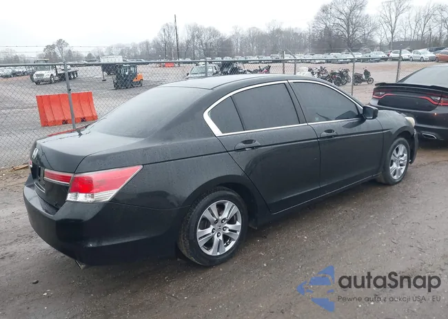 1HGCP2F43BA093660: 44498978