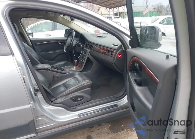 YV4BZ982181019572: 44498501