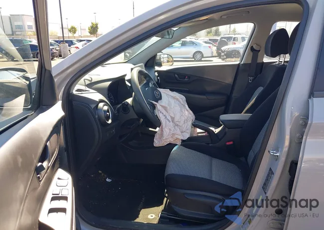 KM8K22AB0NU877985: 44499813