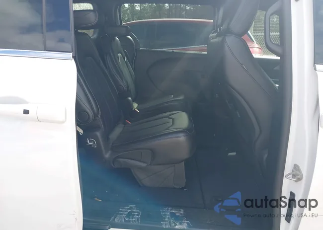 2C4RC1BGXSR520990: 44500163