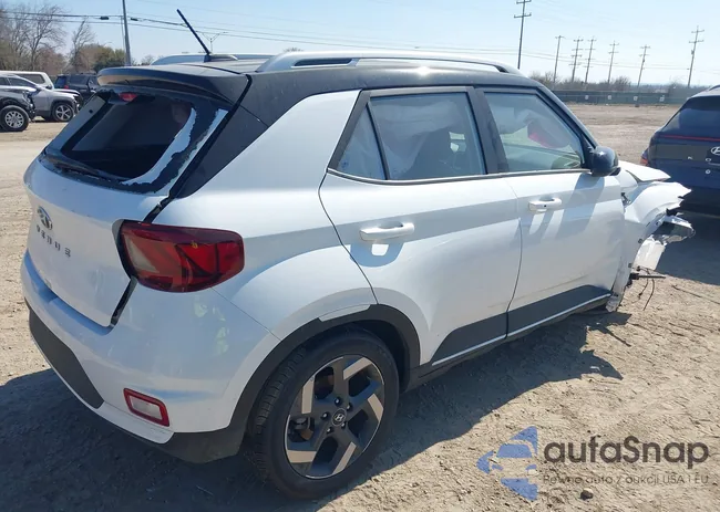 KMHRC8A32SU405709: 44499511