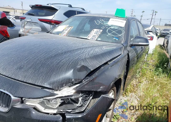 WBA8A9C53JK623353: 44499588