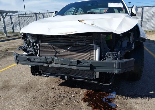 KNAGN4A77B5147437: 44500737