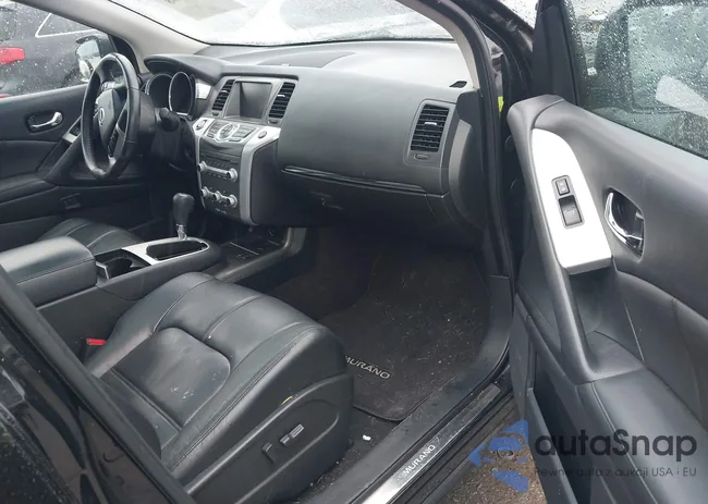 JN8AZ1MW0BW174413: 44500798