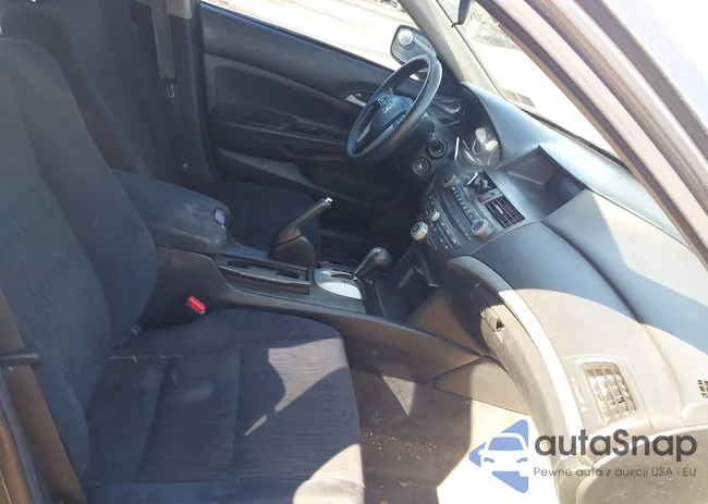 1HGCP2F34BA007263: 44500873