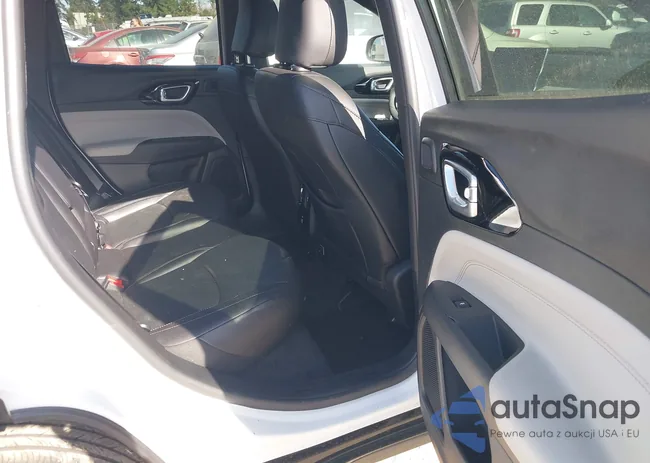 3C4NJDCN1ST601019: 44500895