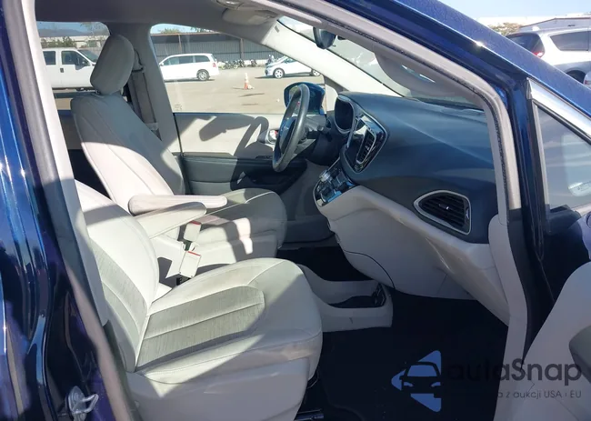 2C4RC1H72JR332972: 44501081