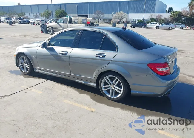 WDDGF4HB9CR202433: 44501099