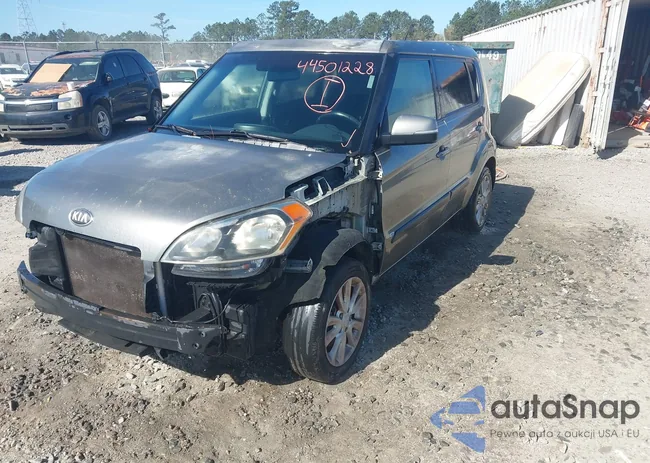 KNDJT2A62D7627239: 44501228