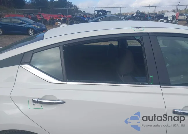 1N4BL4DV1SN376313: 44500449