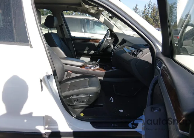 5UXWZ7C38H0X40257: 44500596