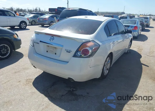 1N4BL21E68C135442: 44501247